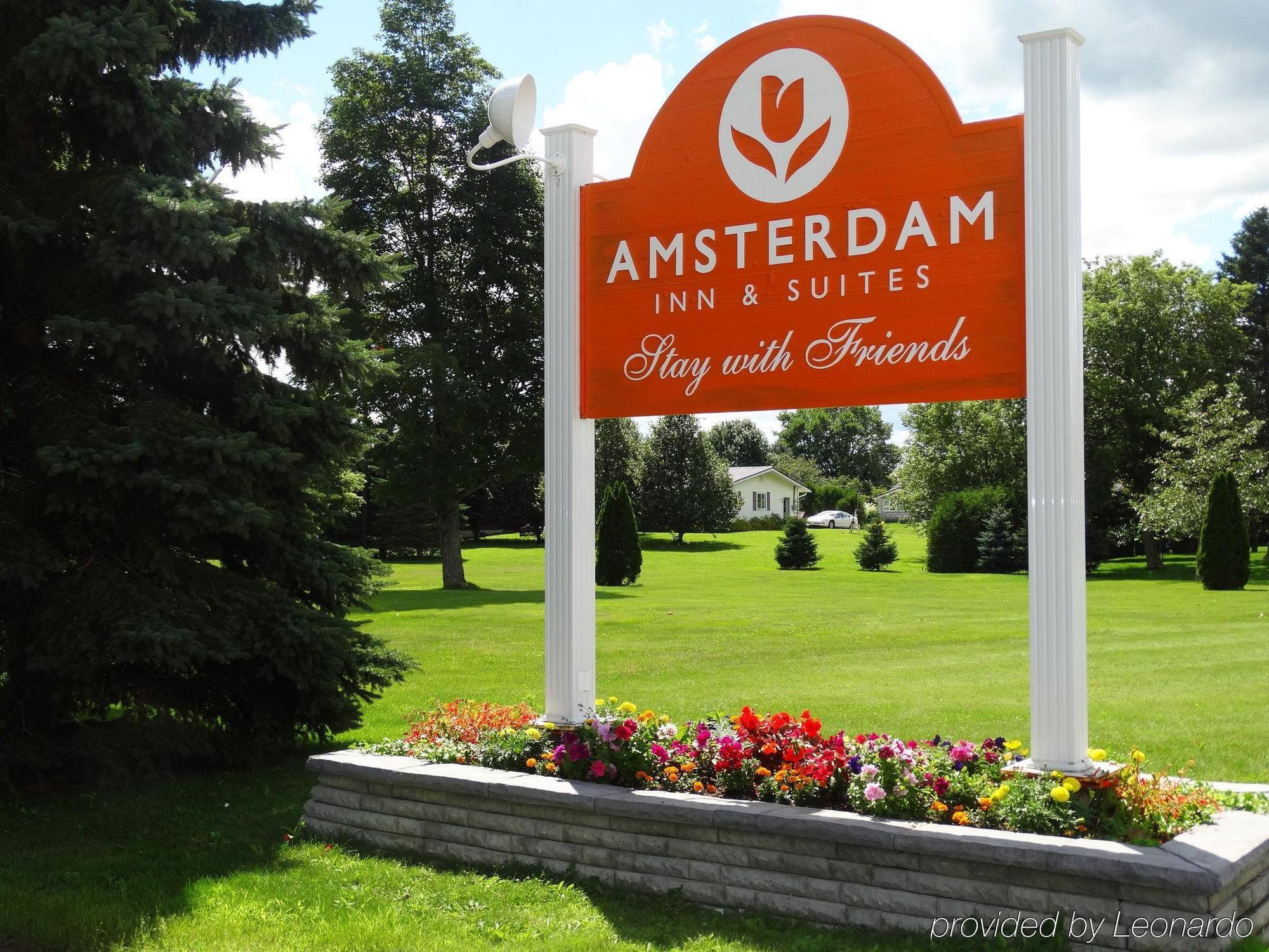 Amsterdam Inn & Suites Sussex Exterior photo