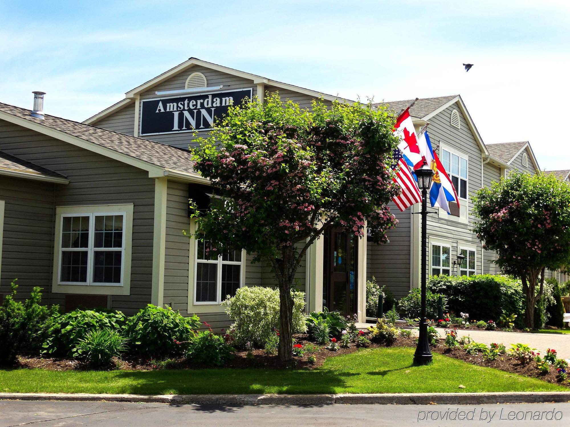 Amsterdam Inn & Suites Sussex Exterior photo